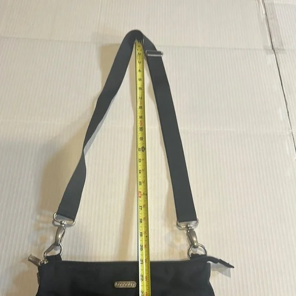 Baggallini Black Crossbody Bag w 4 front zippers back pocket adjustable strap - Picture 2 of 14